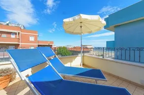 Penthouse à Viserba, avec terrasse donnant sur la mer,  panorama fantastique. - Image 4