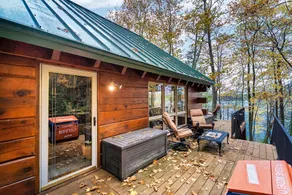 Spiderlake Retreat Log Cabin LakeHouse w/private Pier 4BR 3BA - Image 4