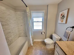 8 Min to Airport & Mall of America, Central,  Spacious, Many Amenities! - Image 4