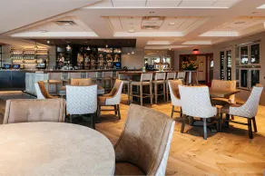 Historic Red Wing Lux Hotel, Whirlpool Room -Close to Dining-Museums-Art & More! - Image 2