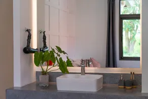 3 BR/ 3 BA, up to 7 guests, private pool, located 5' from the beach - Image 4