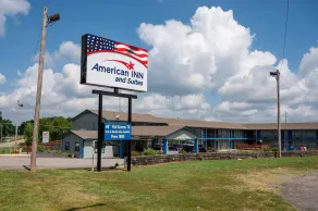 American Inn & Suites Russellville - Image 4