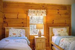 Jacuzzi / Views of Grandfather Mountain / Secluded - Image 4