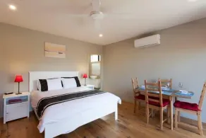 The Studio at Waters Edge - Image 4