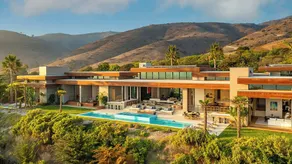 A Malibu Beach Oasis - Image 3