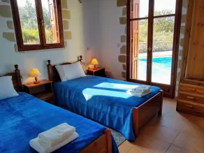 Villa with private pool, beautiful views within easy walk to Vamos village - Image 2
