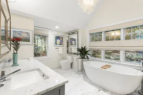 East Hampton Designer home close to Village with heated pool. - Image 4