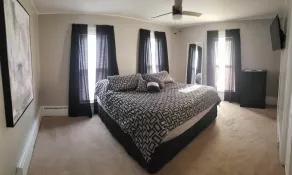 Chapland House 4 Bdrm Getaway in FLX Wine Country - Image 5