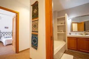 SES SAVINES A charming, peaceful house with a pool and BBQ, 2km from the beach - Image 3