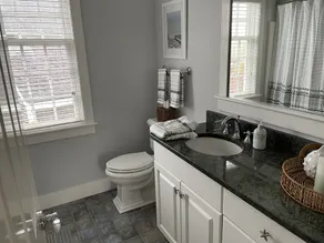 Spacious family friendly home in Naushop close to town and beaches. - Image 4