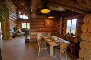 Beautiful wooden house with mountain views - Image 3