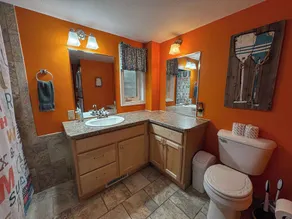 Blue Lake Cottage - Pet Friendly Rental - Image 2