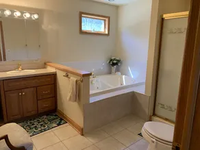 Haus mit drei Schlafzimmern auf 10 Morgen mit 350 ft. Sandstrand am Michigansee. - Image 3