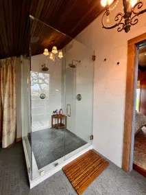 ELLINGER COUNTRY FARMHOUSE - Image 2