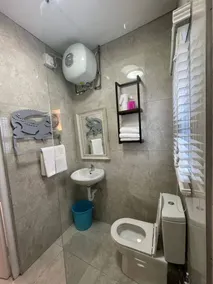 El Pantheon Guest House & Apartments - Image 4