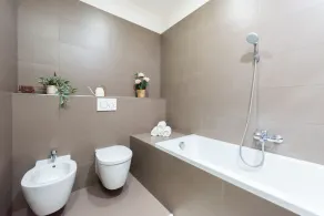 Spacious 3BR Apartment I Metro I near Karlin Square - Image 4