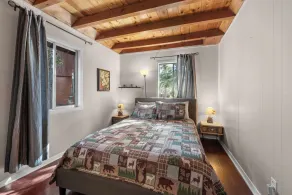 Honey Bear Cabin - Cozy Big Bear Cabin with a Fireplace, Deck & Forest Views - Image 5
