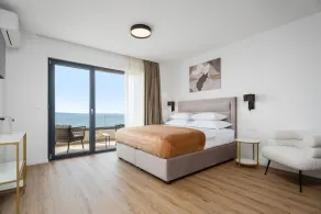Villa Una with heated pool, 1km from the beach - Image 4