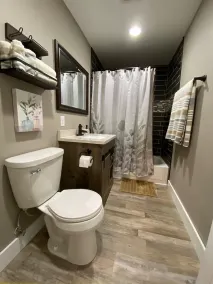 Completely  Renovated house 5 Minutes from downtown Hannibal Historic District. - Image 5