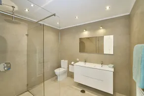 Geräumige Familienvilla, privater Pool mit herrlichem Panoramablick auf die Küste - Image 2