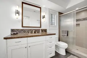 Fantastic bayside vacation home - WiFi, central AC, patio, private washer & dryer - Image 2