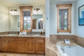 Luxury 4BDR Condo Walk to Gondola | Deck + Views | Hike, Bike & Relax - Image 4