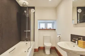 Plum Cottage - Image 3
