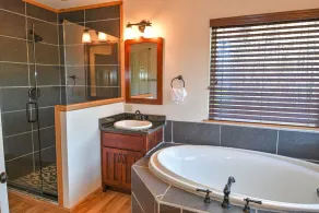 Ocoee Stone Lodge- Wifi, Fireplace, Free Activities, Covered Outdoor Living Area - Image 3