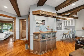 Kawartha Luxus Haus am Wasser! Lebe im Bootshaus! Billardtisch, Kamin, Kanu - Image 2