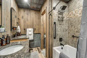 Sunset Climb & Hike: Red River Gorge Cabin w/ Deck - Image 2