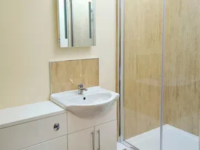 4 bedroom accommodation in Luton, near Newton Abbot - Image 3