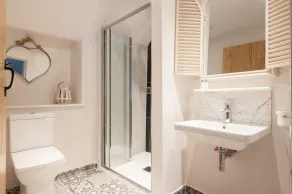 A renovated 300 year old Thatched cottage in the heart of a pretty village. - Image 3