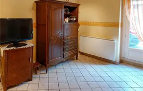 2 Bedroom Pet Friendly Home In Bas-En-Basset - Image 2