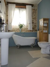 Smukke låve konvertering med privat gårdhave og pool. - Image 2