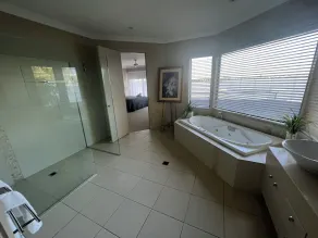 Cypress House directly on Lake Mulwala - Image 5