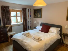 Stunning Period Townhouse - Image 3