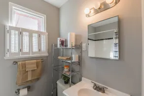 Enchanting historic townhouse by CozySuites - Image 2