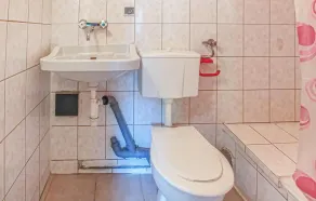2 bedroom pet friendly home in Legbad - Image 2