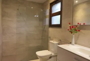 \"Villa Urgell\" con piscina, Wi-Fi, terrazza e giardino - Image 2