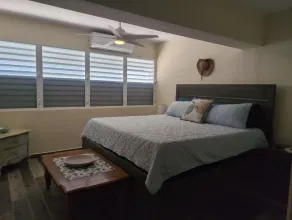 Spacious 3 Bedroom Condo steps from beach - Image 5