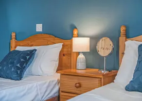2 Bedroom Apartment with Hot Tub - Image 5