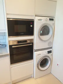 London Luxury 3 bedroom flat, 2 bathrooms, Living Room, free parking, 4 mins to station, garden - Image 1