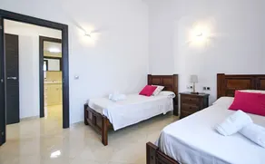 Casa de vacaciones 'Can Melis' con vistas a la montaña, Wi-Fi y aire acondicionado - Image 5