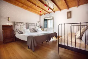 Large villa with pool near Santiago - Image 5