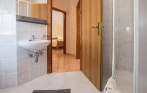 Lovely Apartment In Porec With Wifi - Image 4