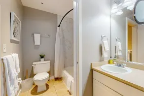 Bright Belltown condo with pool, rooftop deck, & balcony - walkable local - Image 5
