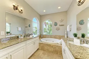 Island Nautilus managed by Beach Retreats FL pool, 2 min walk to beach, elevator AMI - Image 3