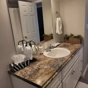 6 Bedroom Historic DowntownOasis - Image 3