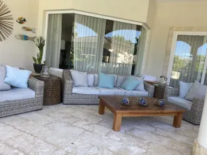 Beautiful Large Villa - Image 4
