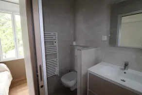 Pés da casa grande na água - Image 3